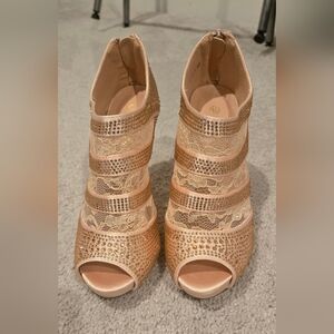 Elegant Lace Peep-Toe Heels